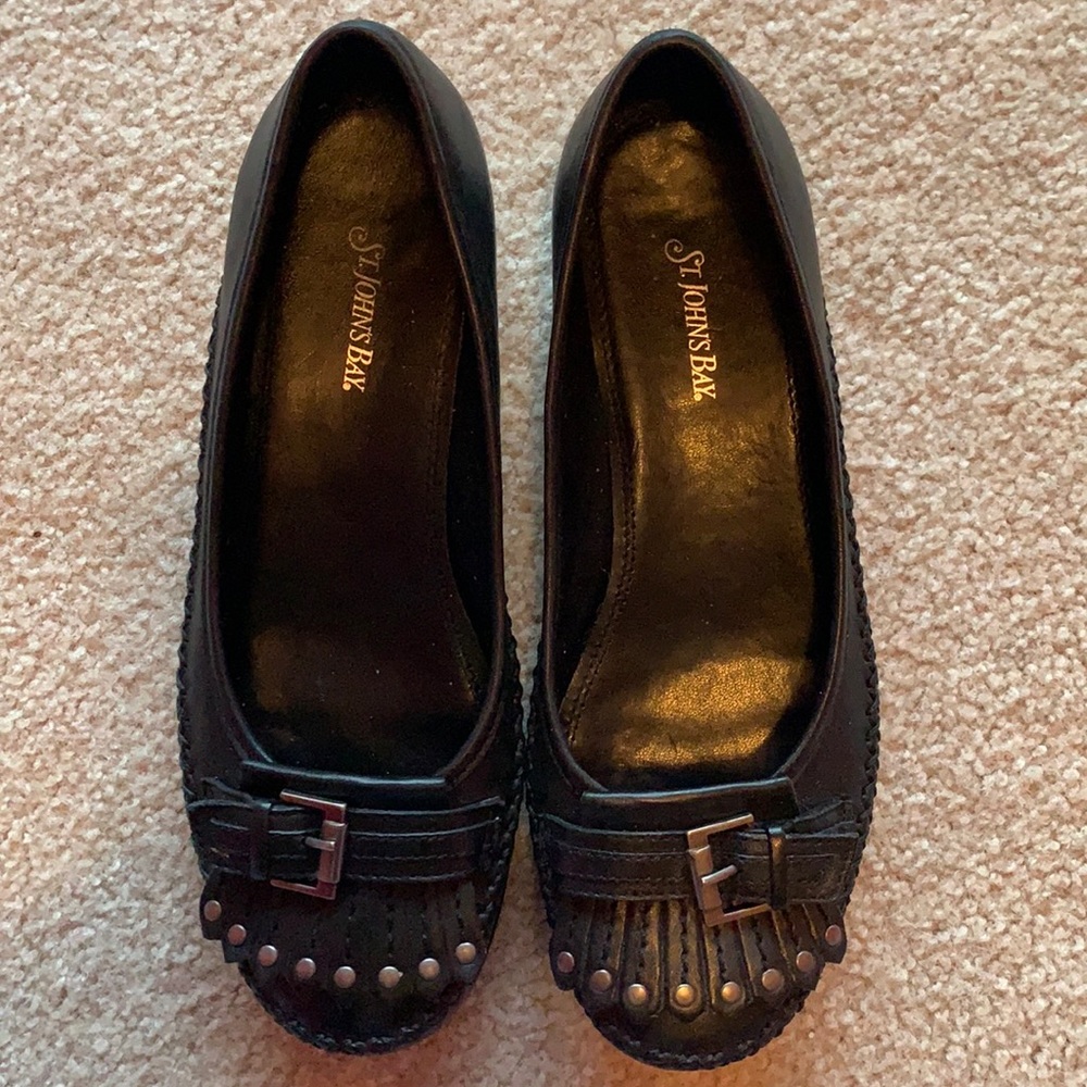 Black loafer‎
